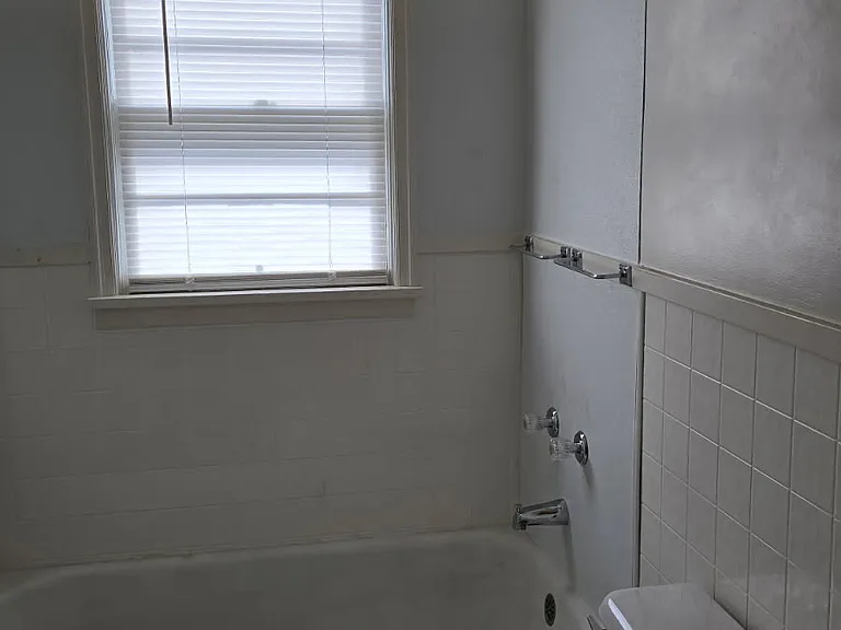 531 Avenue B — Photo 4