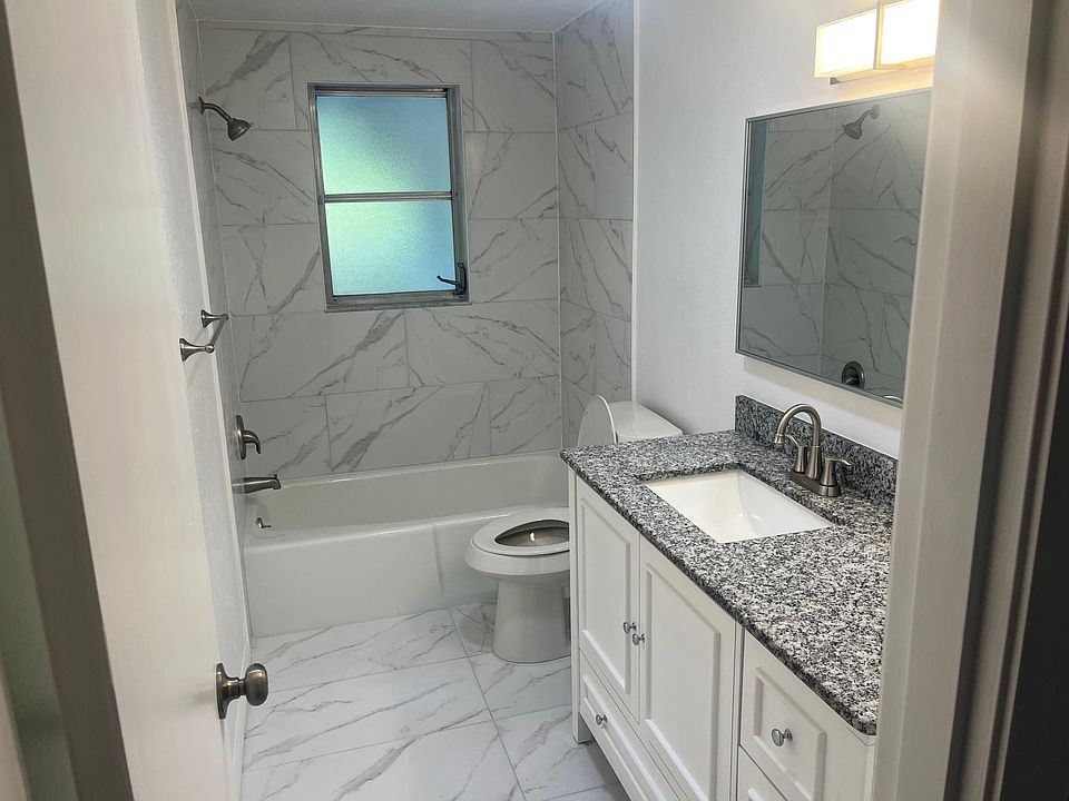 1st image of 117 Hourglass Dr