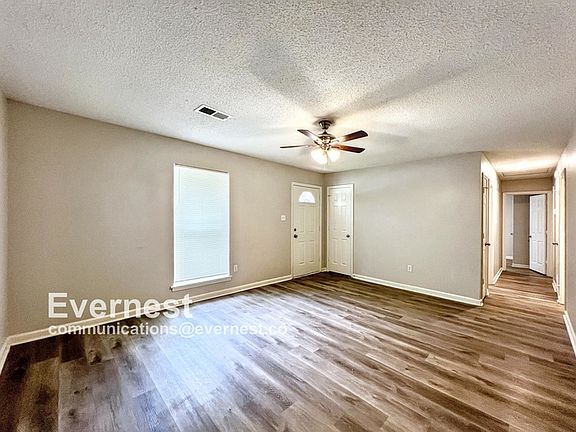 4th image of 5696 Laurie Dr