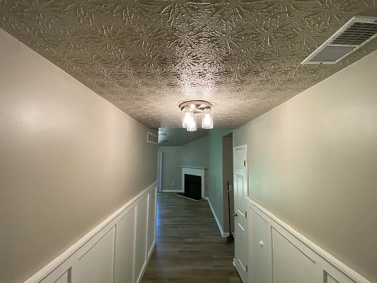 1810 Killarney Dr SW — Photo 5
