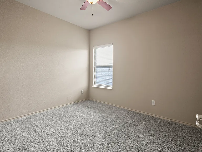 1804 Capulin Rd — Photo 16