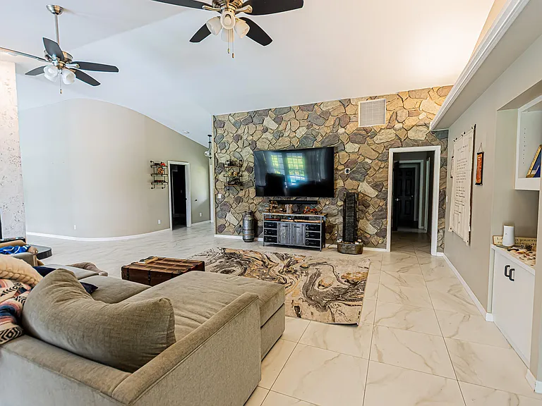 1282 SW Bent Pine Cv — Photo 4