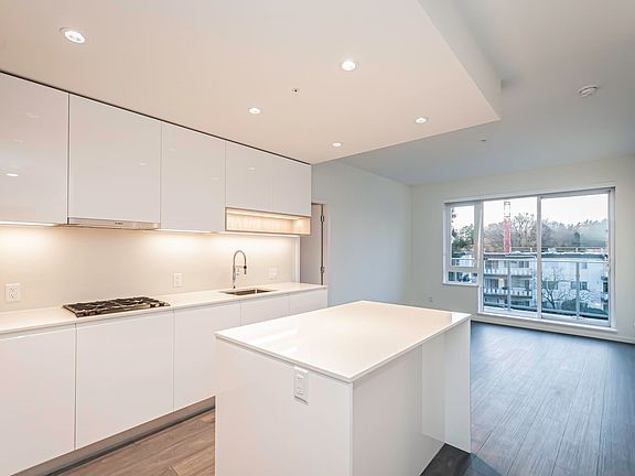 3rd image of 6300 Minoru Blvd #311