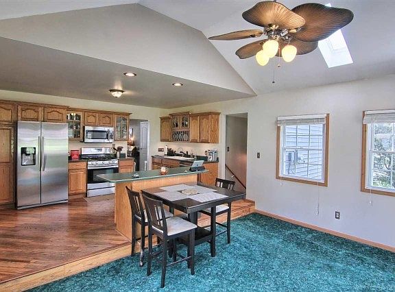 5th image of 814 S 10th St