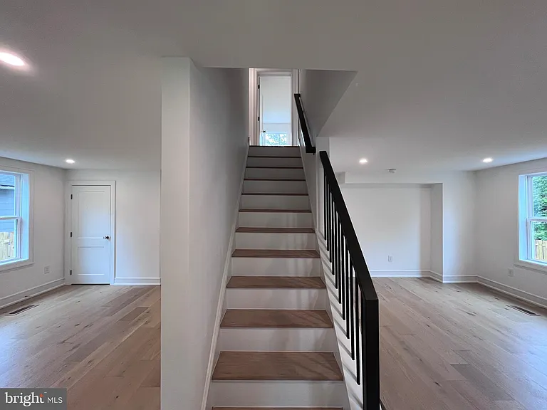 625 Conestoga Rd — Photo 12