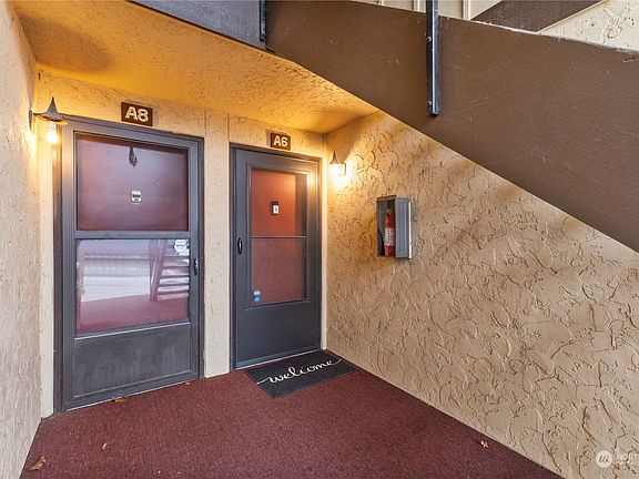 2nd image of 1001 S Pearl Street #A6