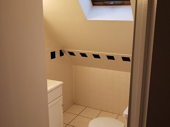 4th image of 2247 W Medill Ave APT 3R