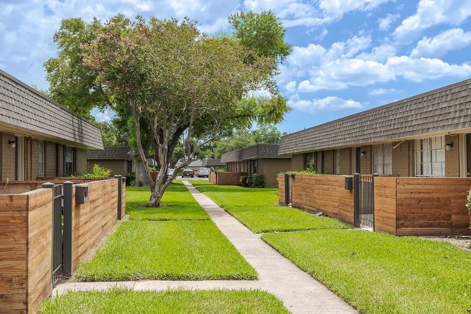 Villages at Parktown Apartment Homes — Photo 2