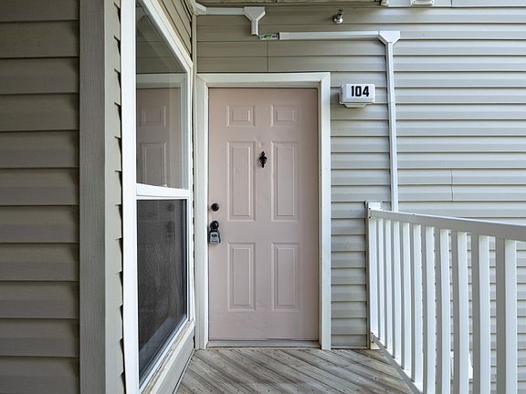 3rd image of 1231 University Ct APT 104