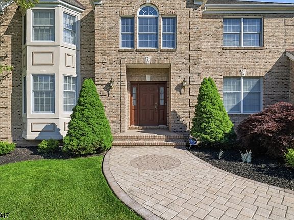 5th image of 31 Phillip Dr