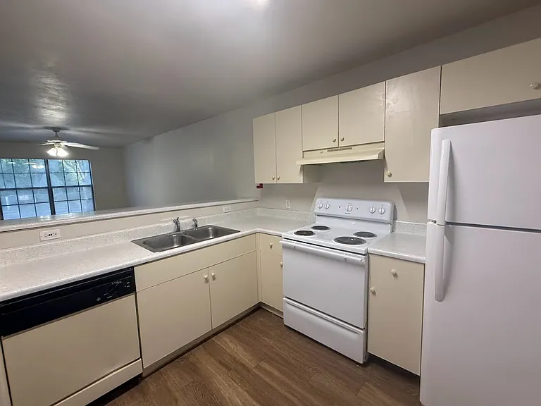 132 Dixie Dr #21 — Photo 4