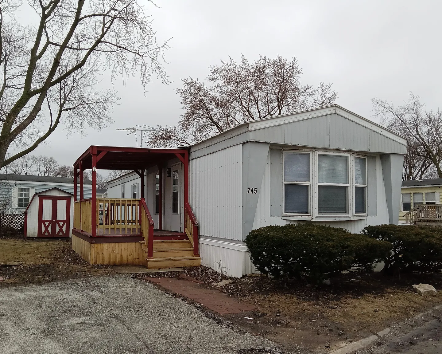 745 Maple #745M photo 1