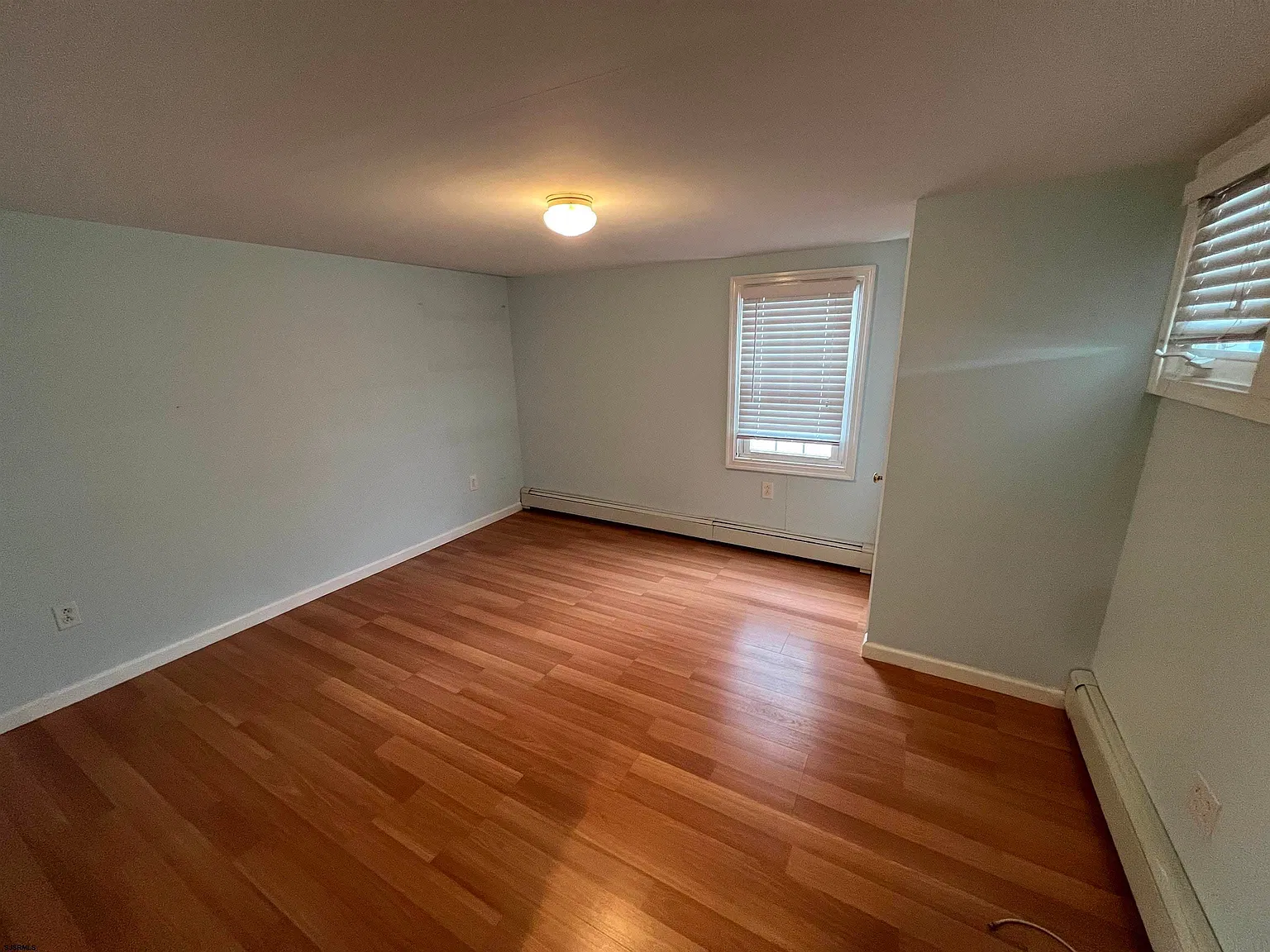 2 bed, 1.0 bath, 2000 sqft, $2,550 — Photo 4