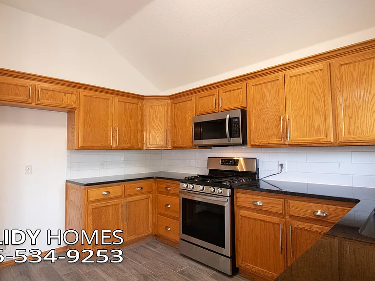 5004 SE 52nd St — Photo 15