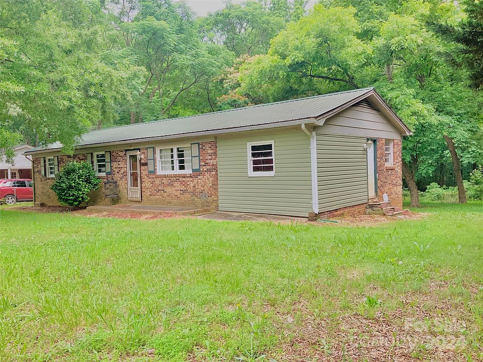 1st image of 3227 Brandywine Dr