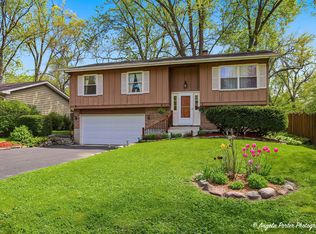 305 Woodbine Ave, Island Lake, IL 60042