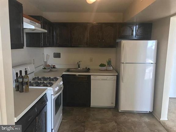 4th image of 118 Monroe St APT 1403
