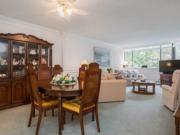 5th image of 1442 Foster St #704