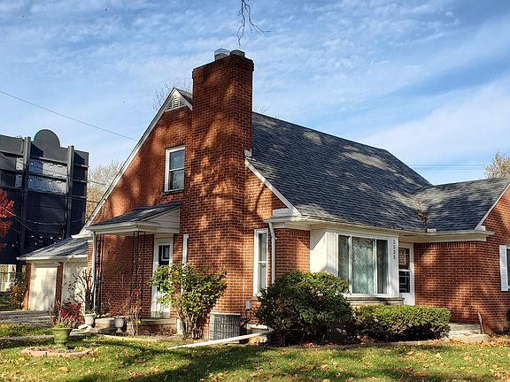 2nd image of 2525 Manchester Dr