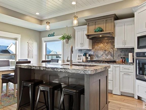 4th image of 701 Jex Ln