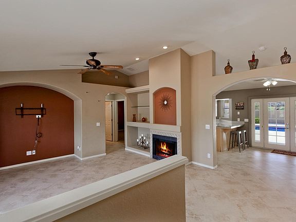 5th image of 2610 Tanglewood Dr