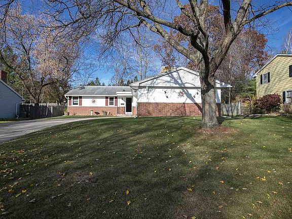 2nd image of 2678 Bittersweet Ave