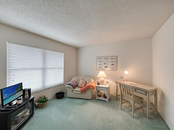 5th image of 755 Capri Blvd