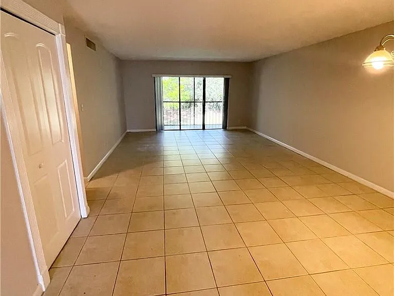 197 Lakeview Dr #202 — Photo 8