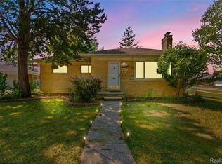 29150 Geraldine Ct, Warren, MI 48093