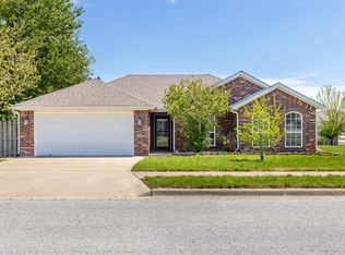 1051 SW Cabriolet St, Bentonville, AR 72712