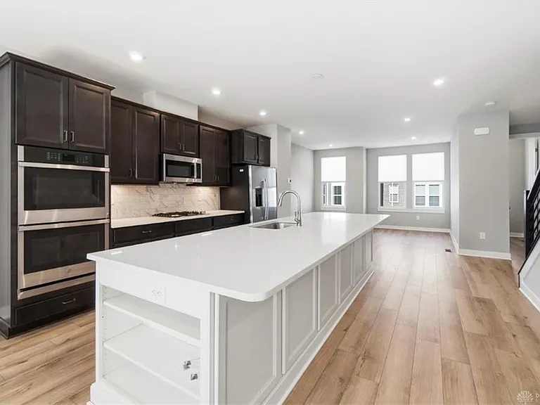 7241 Otley Dr — Photo 19