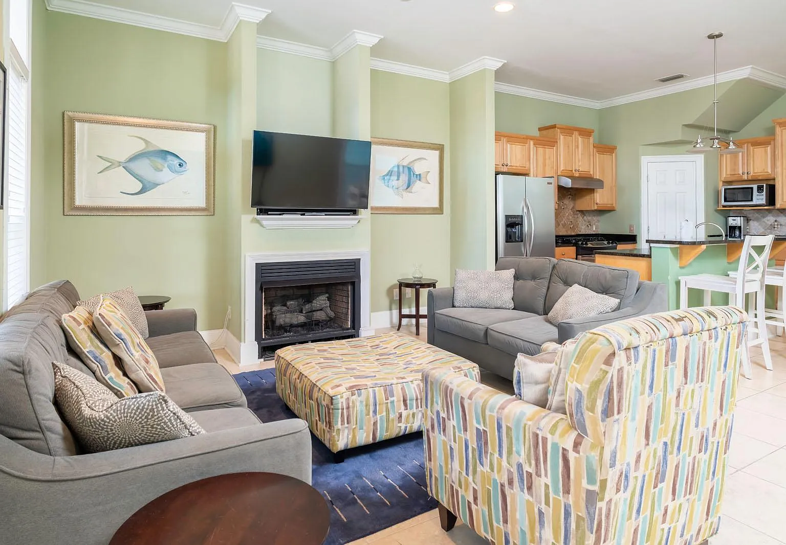4 bed, 2375 sqft, $4,500 — Photo 2