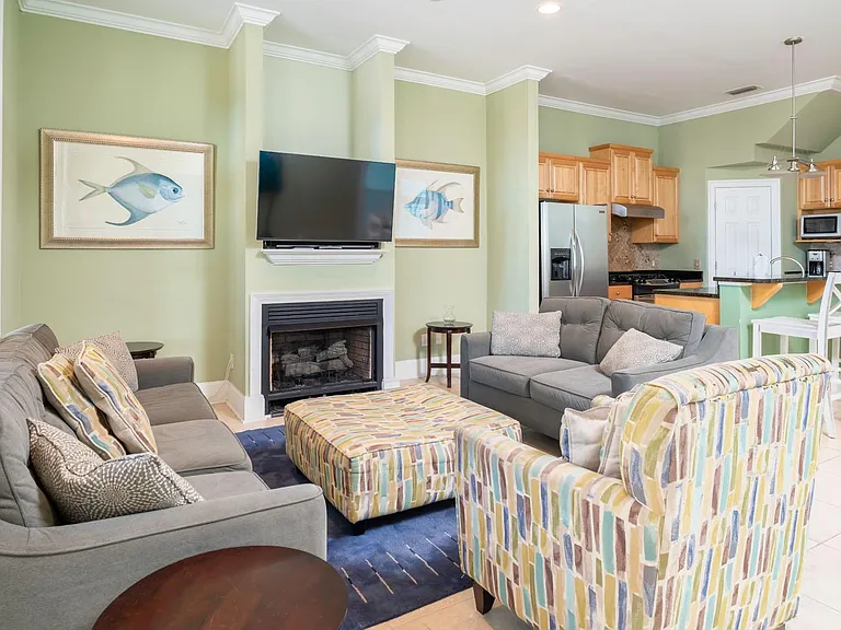 7414 Thomas Dr — Photo 2