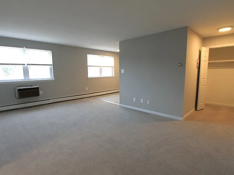 West Walnut Lane Apartments — Photo 67
