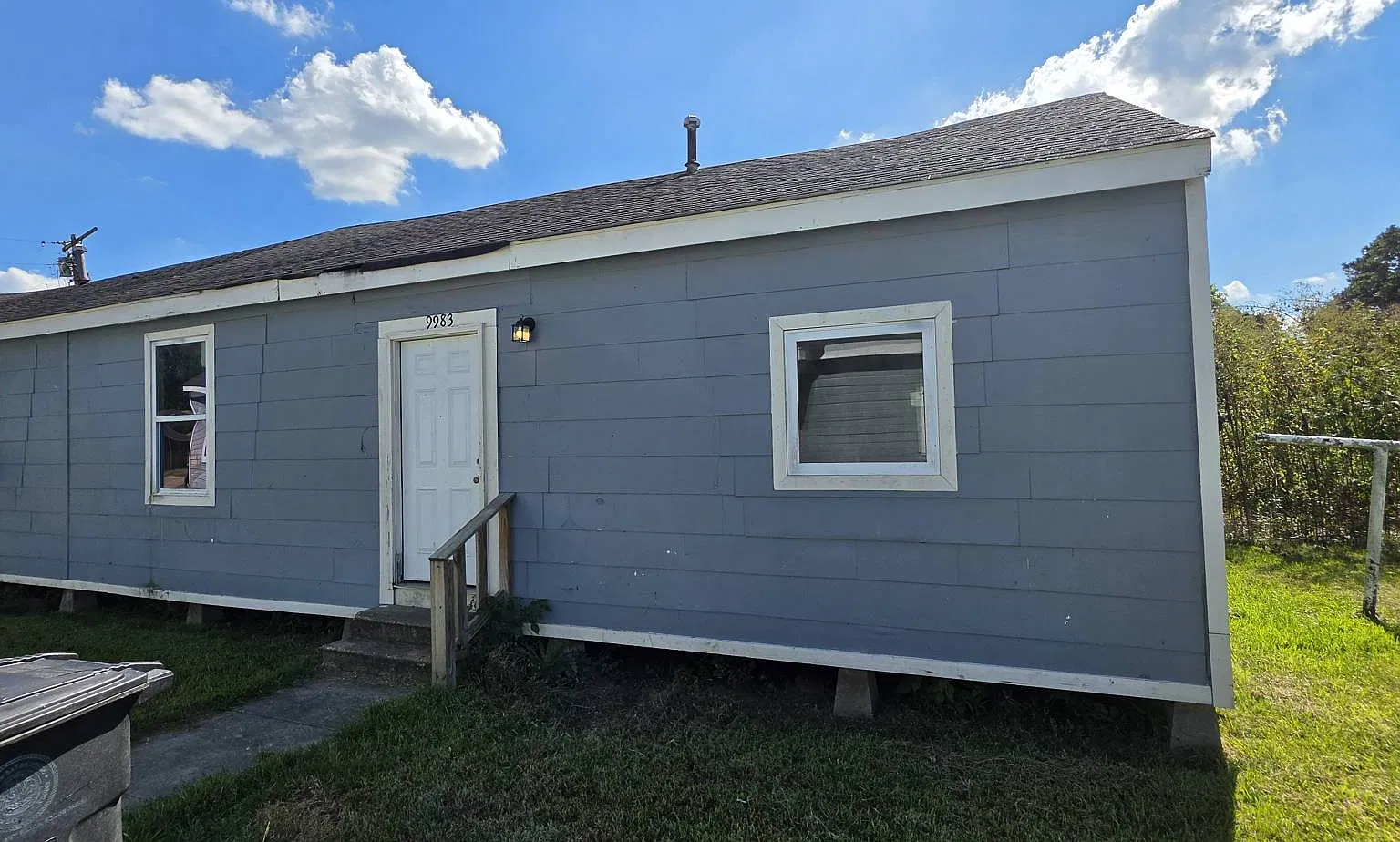 9983 Avenue H - 1 — Photo 1