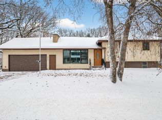 907 40th Ln, Anoka, MN 55303