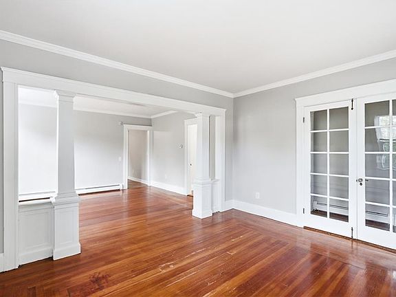 5th image of 1213 Smith St
