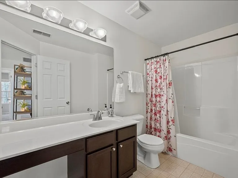 2347 Stoughton Cir — Photo 12