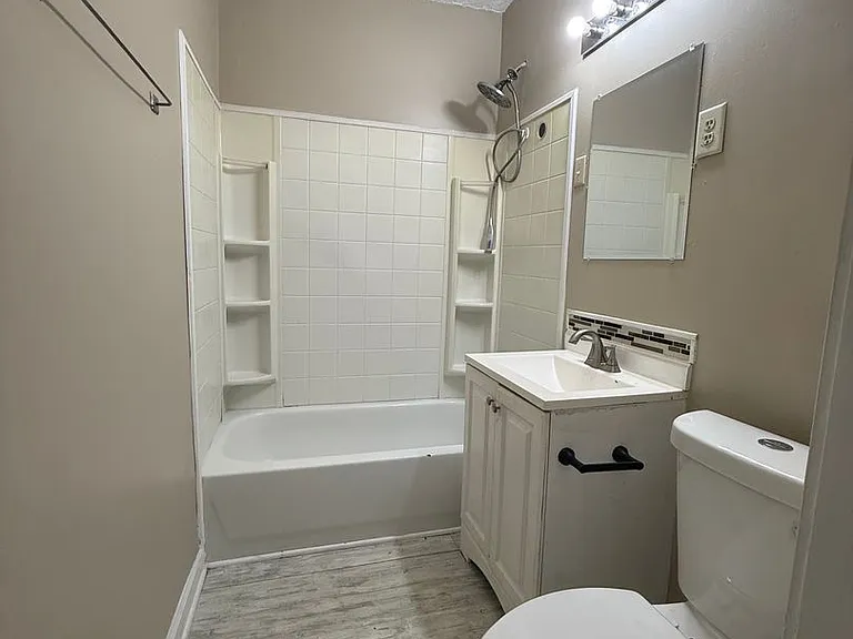 423 Eastern Ave — Photo 9