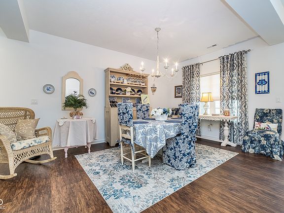 5th image of 6903 Ben Riley Ct