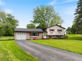 218 Kusak Rd, Henrietta, NY 14467