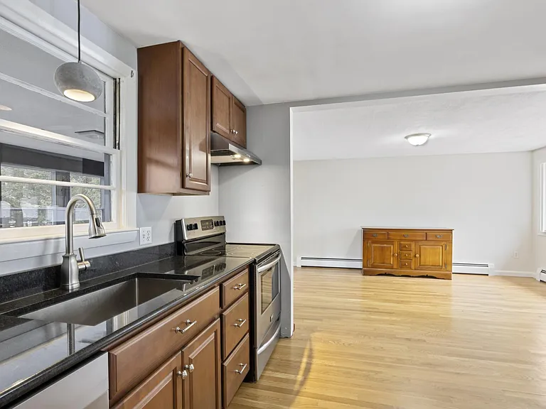 10 James St — Photo 4