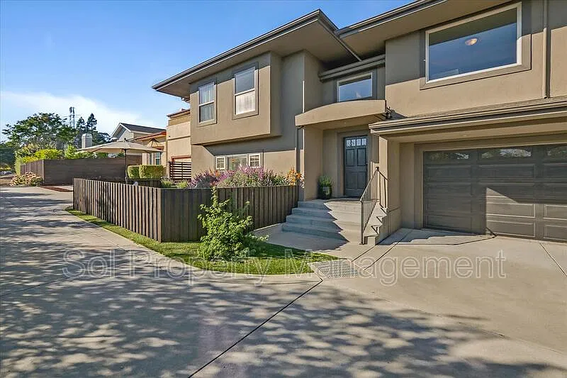 3 bed, 2.0 bath, 1800 sqft, $4,800 — Photo 4