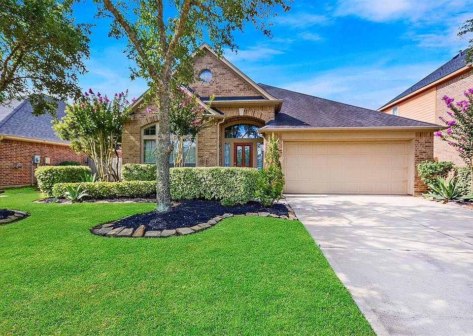 1st image of 28527 Spiceberry Dr