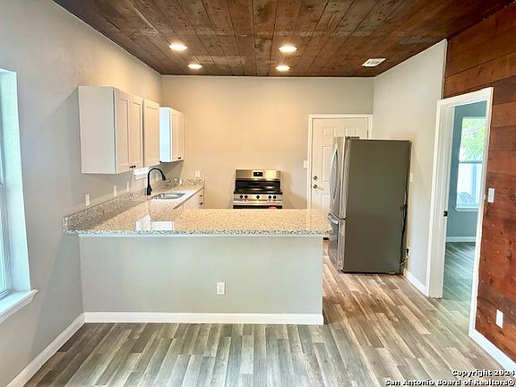 2nd image of 223 Gladstone St