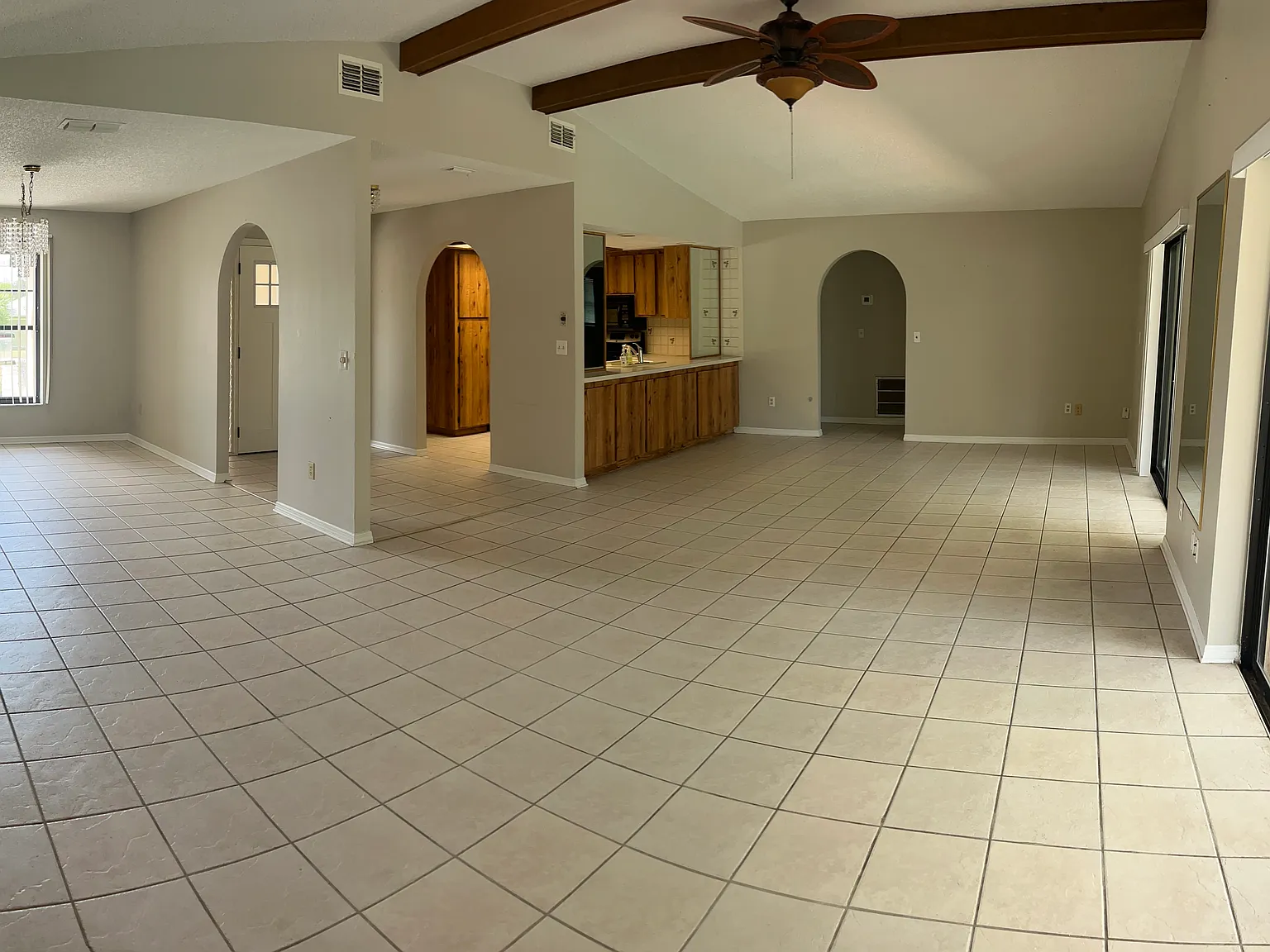 3 bed, 1797 sqft, $2,200 — Photo 2