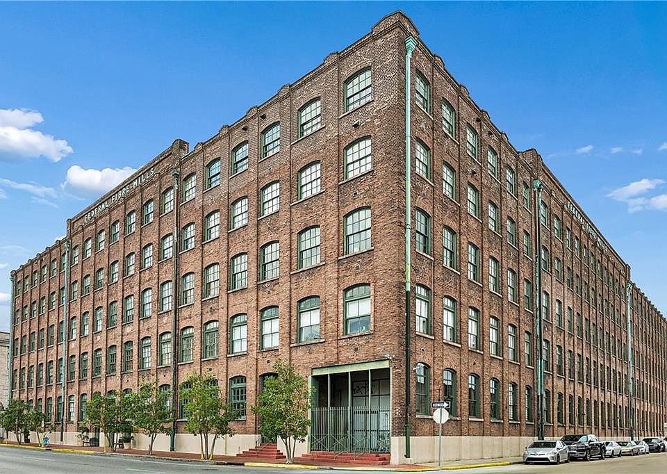 1st image of 1107 S Peters St APT 302