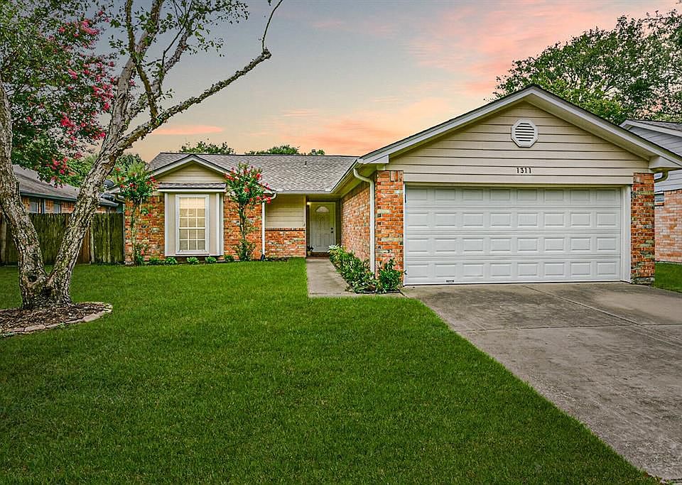 1st image of 1311 Valley Landing Dr