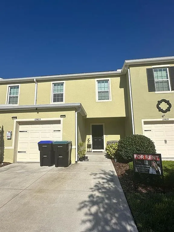 3 bed, 2.5 bath, 1517 sqft, $2,350 — Photo 1