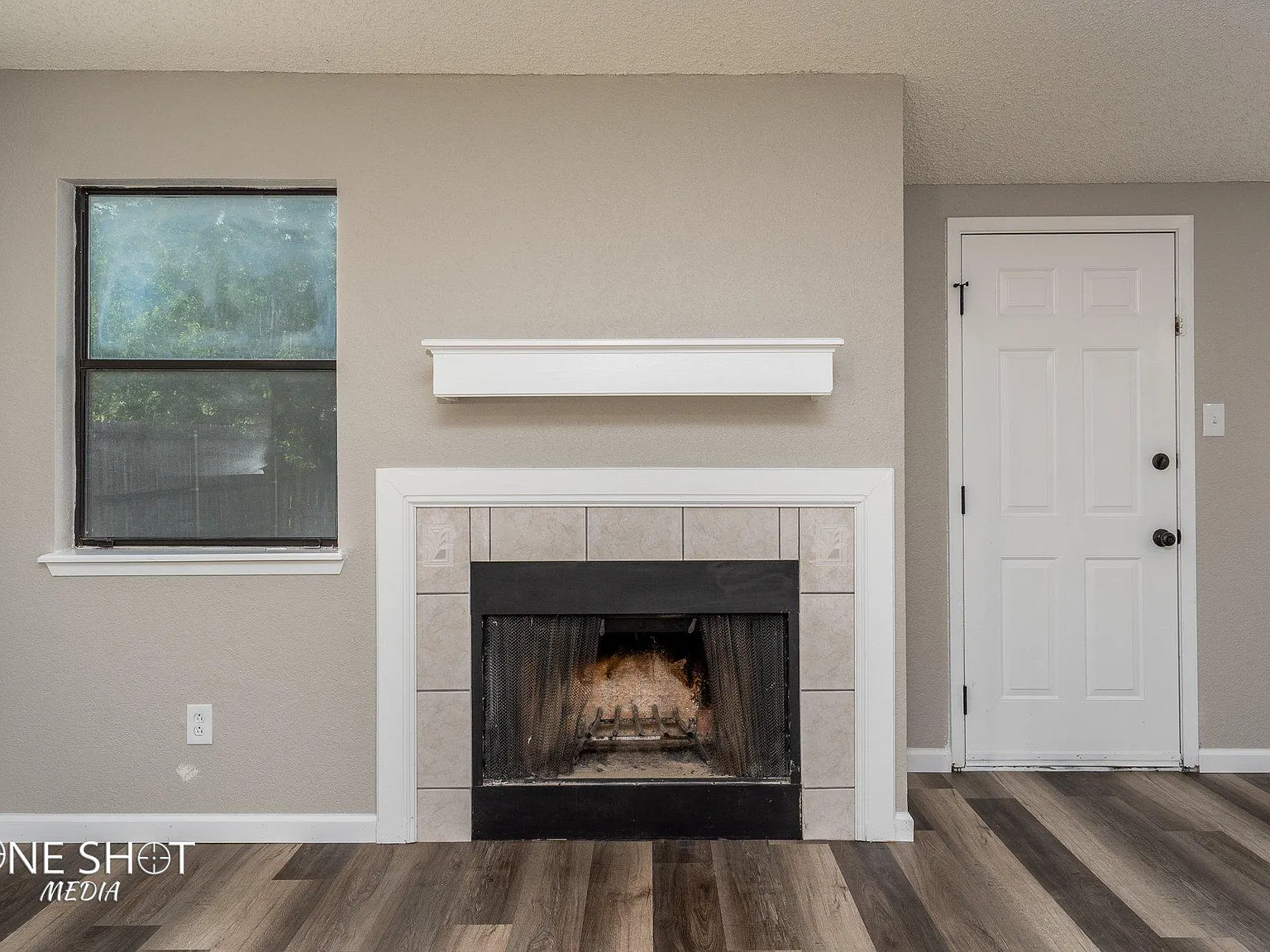2 bed, 1090 sqft, $1,700 — Photo 3
